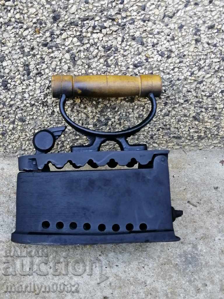 Παλιά σιδήρου στην πυρκαγιά - 7