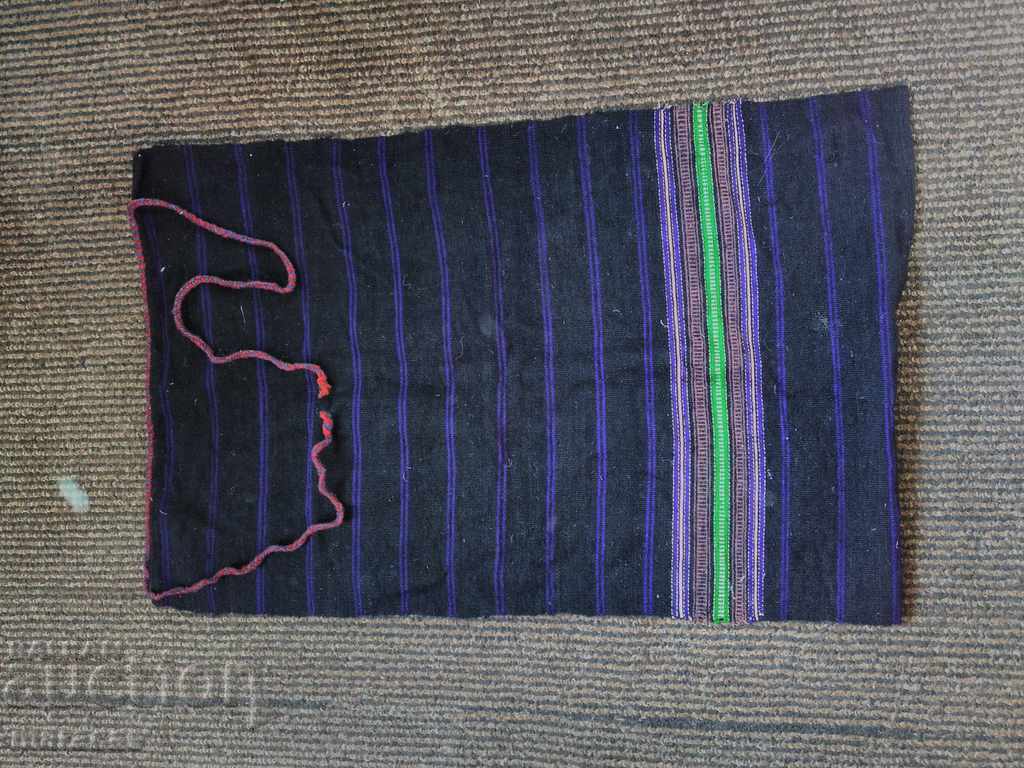 Șorțuri vechi din costume pentru femei. cu preț € 16.36 | 32.00 BGN