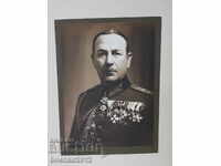 Fotografia regală bulgară a unui general cu ordinele Boris al III-lea