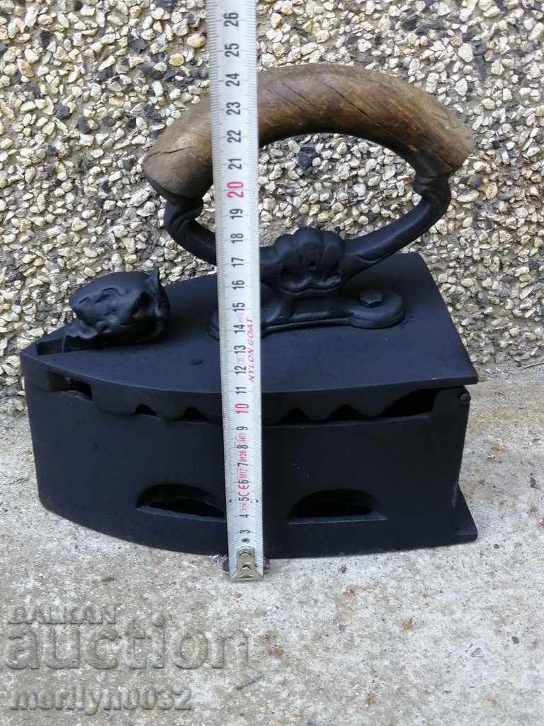 Δημοπρασία Παλιά σιδήρου στην πυρκαγιά Δημοπρασία Παλιά σιδήρου στην πυρκαγιά