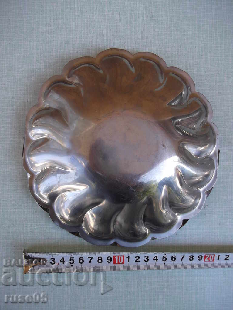 Auction Metal Fruit - 1 Auction Metal Fruit - 1