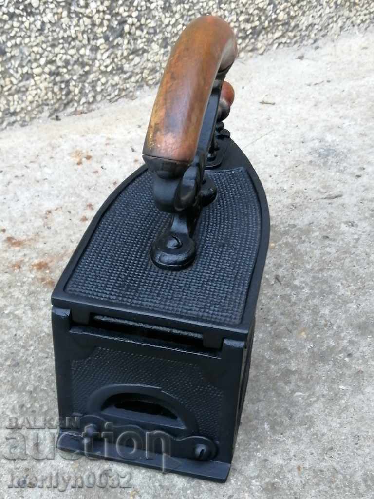 Παλιά σιδήρου στην πυρκαγιά με τιμή 69.00 BGN | € 35.28 Παλιά σιδήρου στην πυρκαγιά με τιμή 69.00 BGN | € 35.28