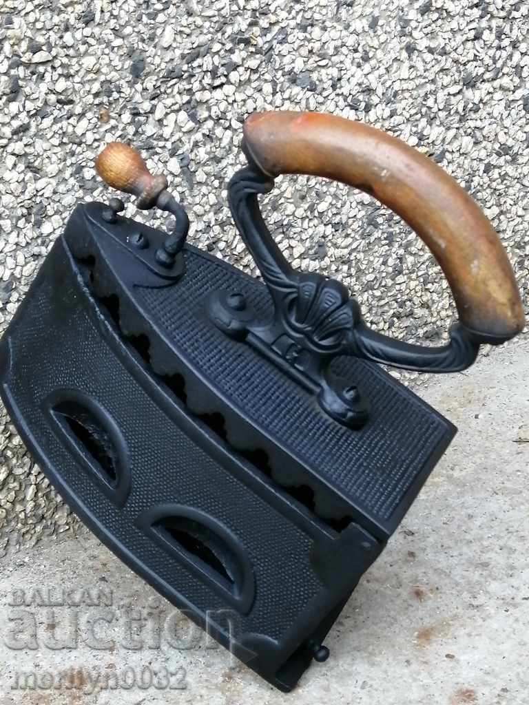 Δημοπρασία Παλιά σιδήρου στην πυρκαγιά Δημοπρασία Παλιά σιδήρου στην πυρκαγιά