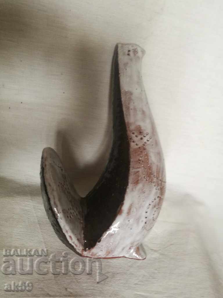 Auction Bird - ceramic small plastic. Auction Bird - ceramic small plastic.