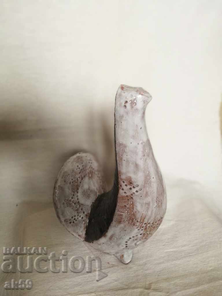 Bird - ceramic small plastic. Bird - ceramic small plastic.