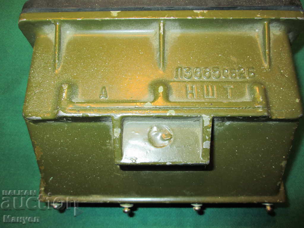 Prismatic device for monitoring the tank commander. with price 145.00 BGN | € 74.14 Prismatic device for monitoring the tank commander. with price 145.00 BGN | € 74.14