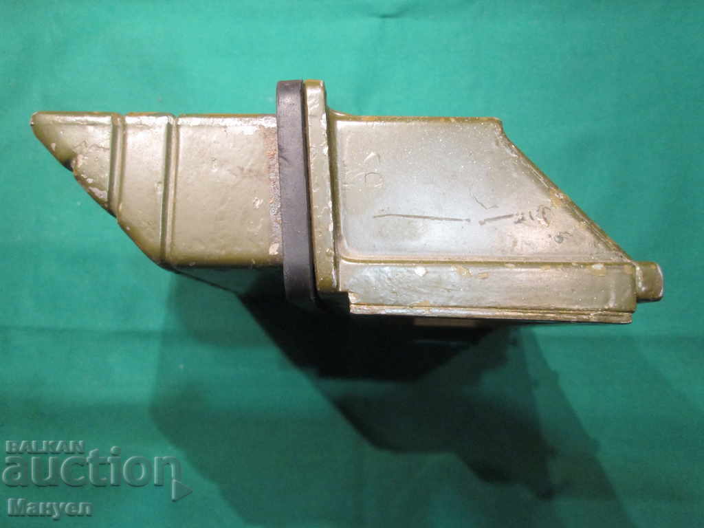 Auction Prismatic device for monitoring the tank commander. Auction Prismatic device for monitoring the tank commander.