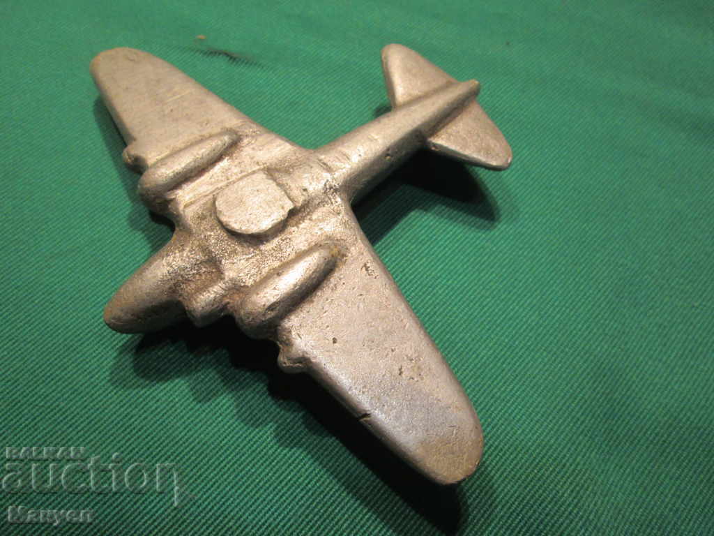 Auction  I am selling an old model of a military salonet.RRRRRRrrr