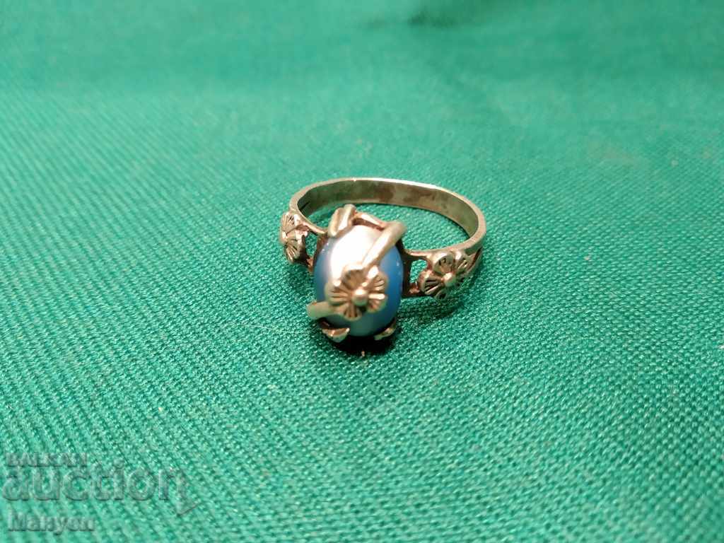 Продавам изкл.красив дизайнерски сребърен пръстен.RRRRRR