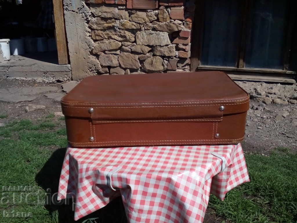 An old suitcase - 6 An old suitcase - 6