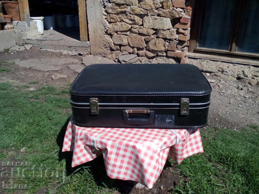 Μια παλιά βαλίτσα - 5 Μια παλιά βαλίτσα - 5