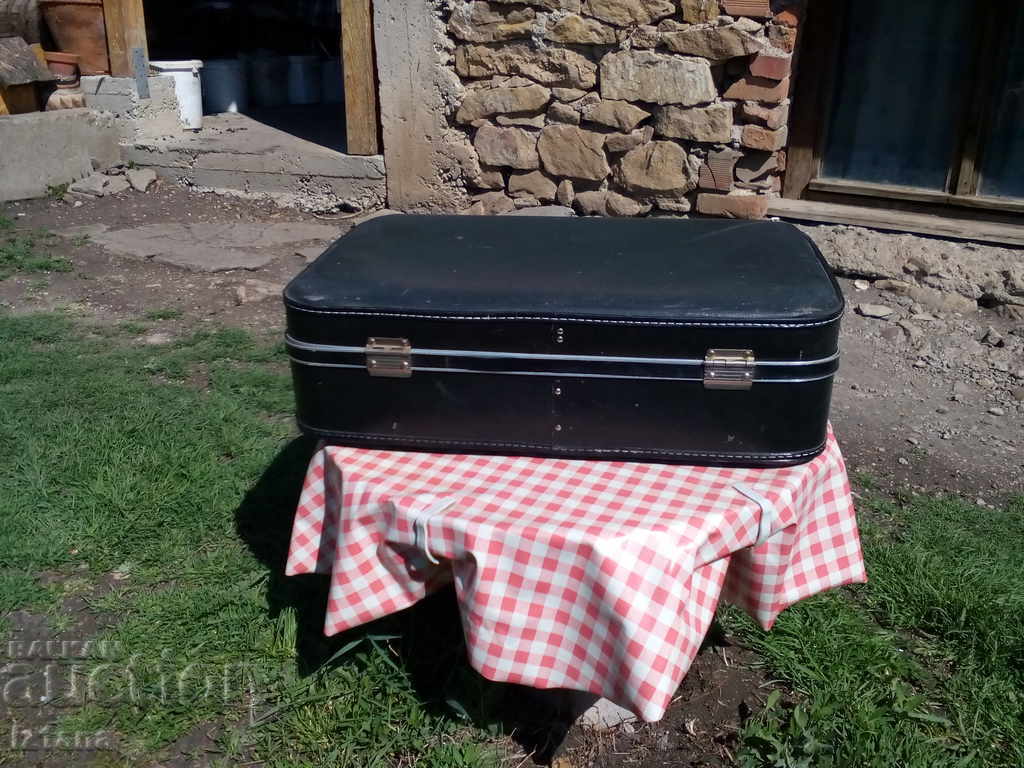 Μια παλιά βαλίτσα - 6 Μια παλιά βαλίτσα - 6