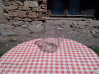 Cană veche de sticlă