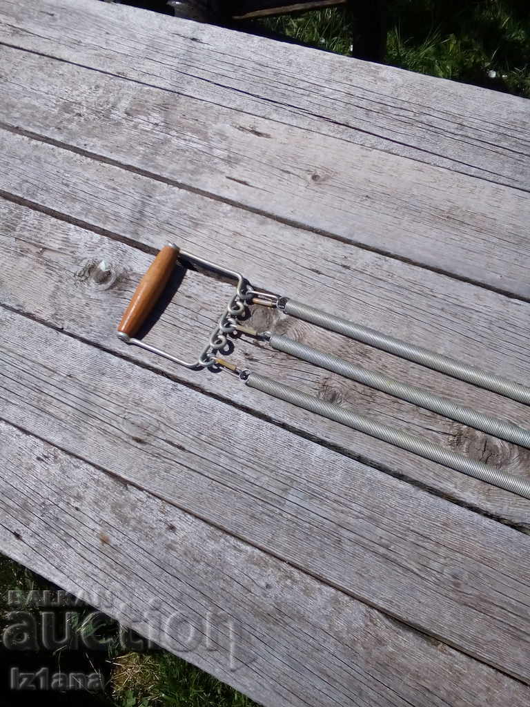 Vechiul Expander cu preț 45.00 BGN | € 23.01