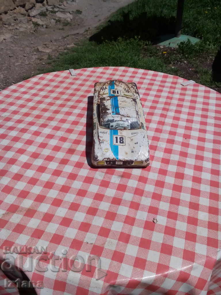 Delivery of Old metal car, trolley