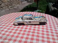 Mașină veche din metal, cărucior