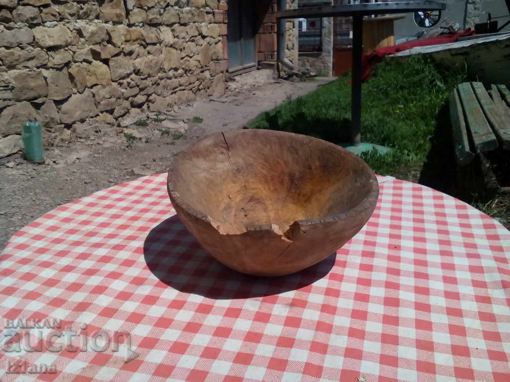 Delivery of Antique wooden bowl Delivery of Antique wooden bowl