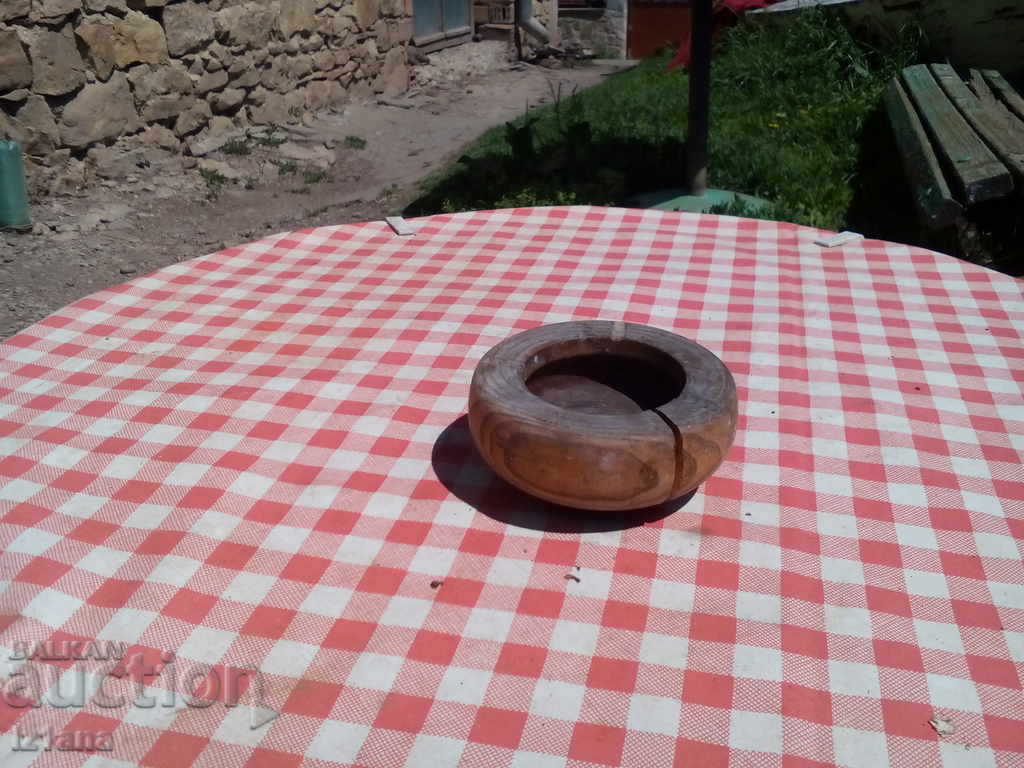 Παλιό ξύλινο τασάκι με τιμή 12.00 BGN | € 6.14 Παλιό ξύλινο τασάκι με τιμή 12.00 BGN | € 6.14