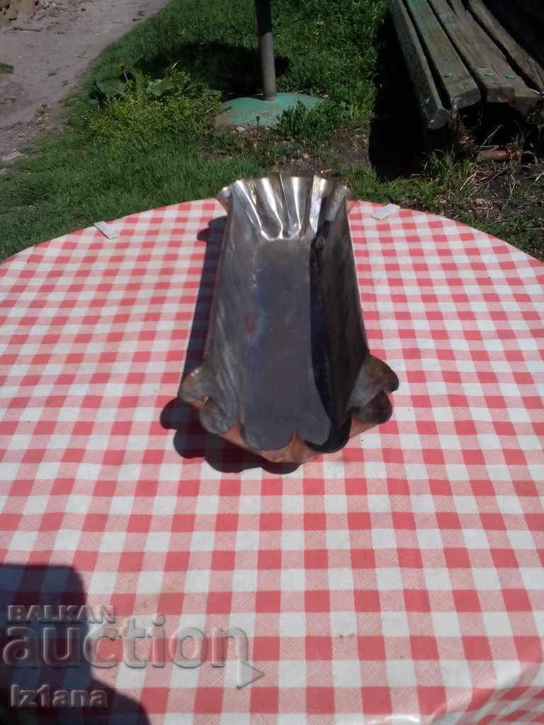 An old cupcake form, a pastry with price 10.00 BGN | € 5.11