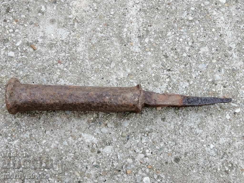 A primitive anvil for hair peeling - 6 A primitive anvil for hair peeling - 6