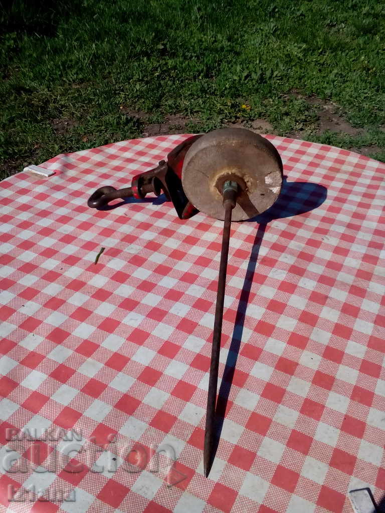 An old appliance with price 45.00 BGN | € 23.01 An old appliance with price 45.00 BGN | € 23.01