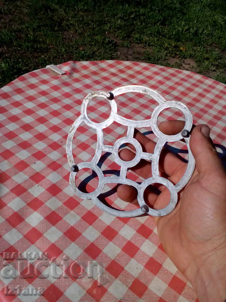 Delivery of Old stand for warm objects