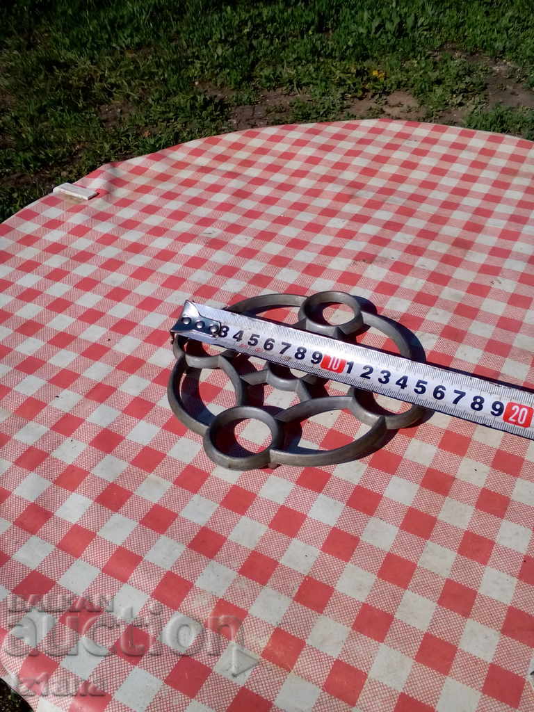 Old stand for warm objects - 5