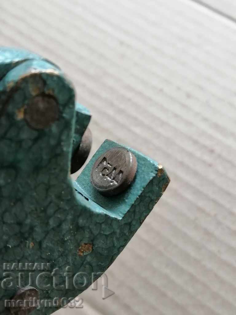 Delivery of Bronze sealing pliers, seal, seal number Delivery of Bronze sealing pliers, seal, seal number