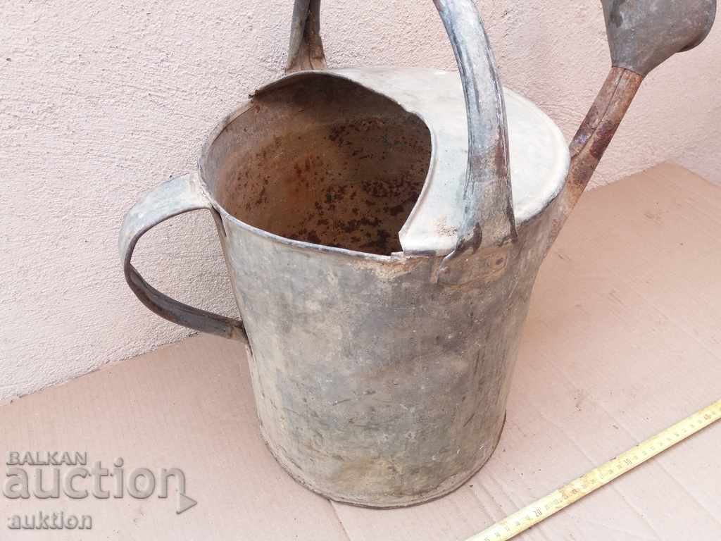 СТАРА МЕТАЛНА ЛЕЙКА - ЗА ДЕКОРАЦИЯ с цена 8.99 лв. | € 4.60 СТАРА МЕТАЛНА ЛЕЙКА - ЗА ДЕКОРАЦИЯ с цена 8.99 лв. | € 4.60