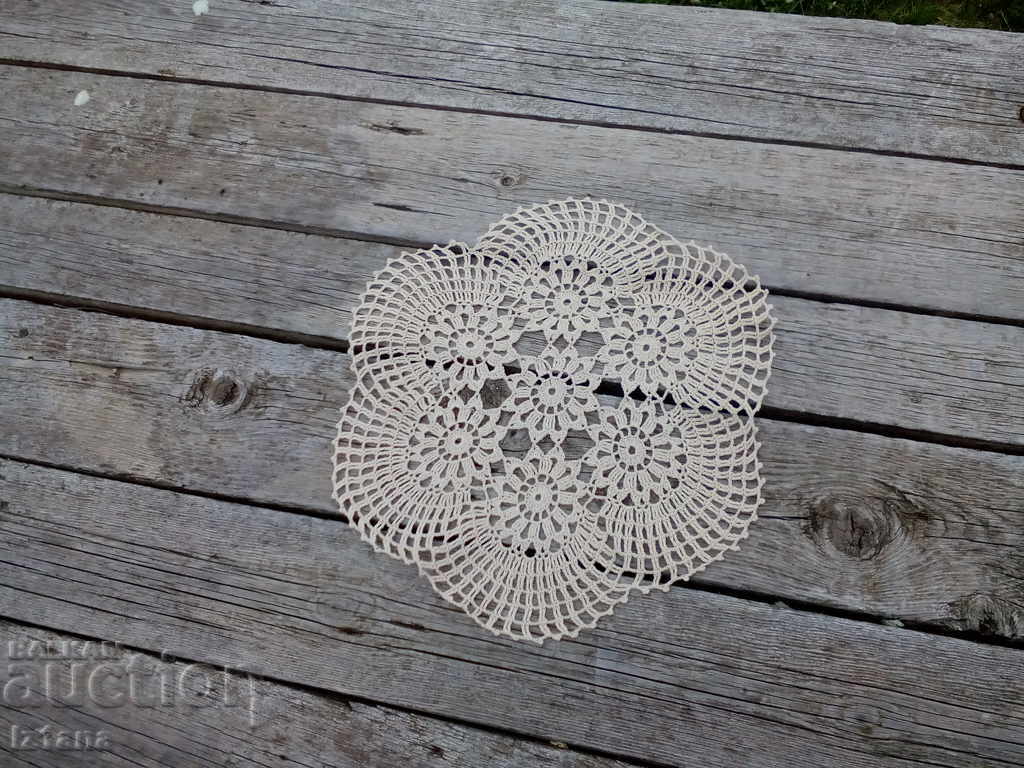 Old knitted cloth with price 5.00 BGN | € 2.56 Old knitted cloth with price 5.00 BGN | € 2.56