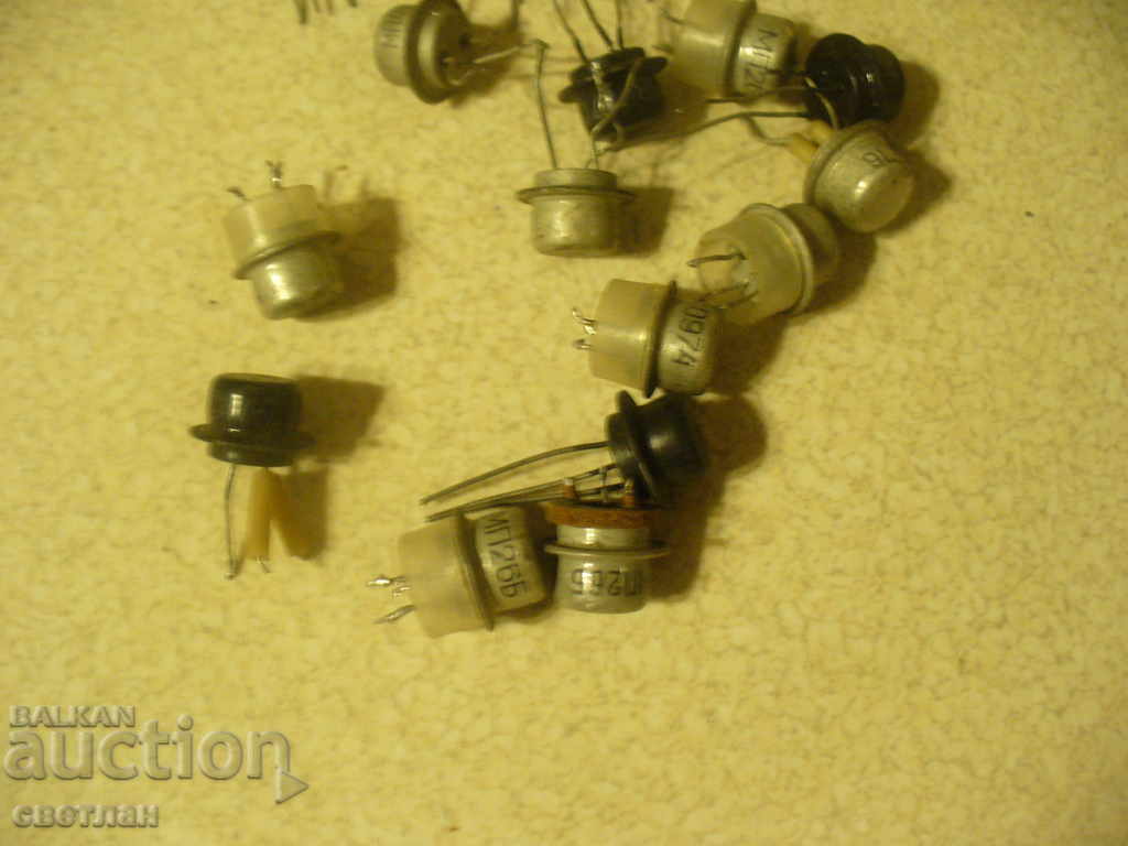 Auction LOT RUSSIAN TRANSISTORS Auction LOT RUSSIAN TRANSISTORS