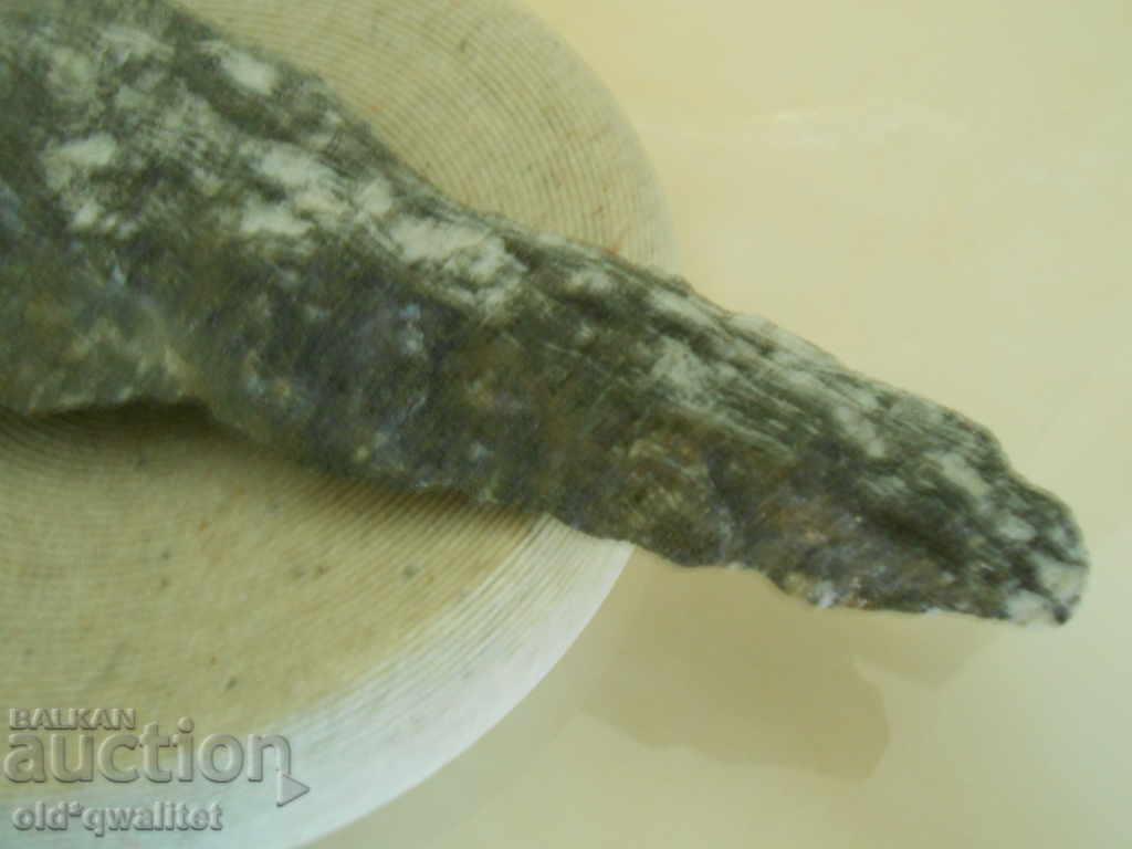 Аукцион Голям и много красив камък от сърцето на Алпите