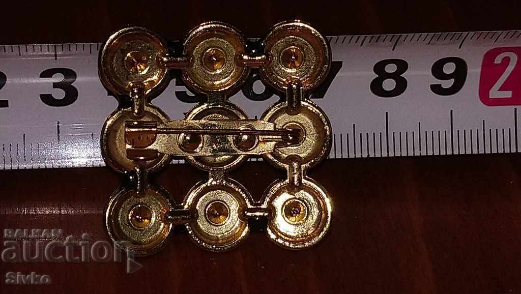 Brooch 1 with price 0.49 BGN | € 0.25 Brooch 1 with price 0.49 BGN | € 0.25