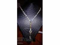 Colier original din materiale naturale