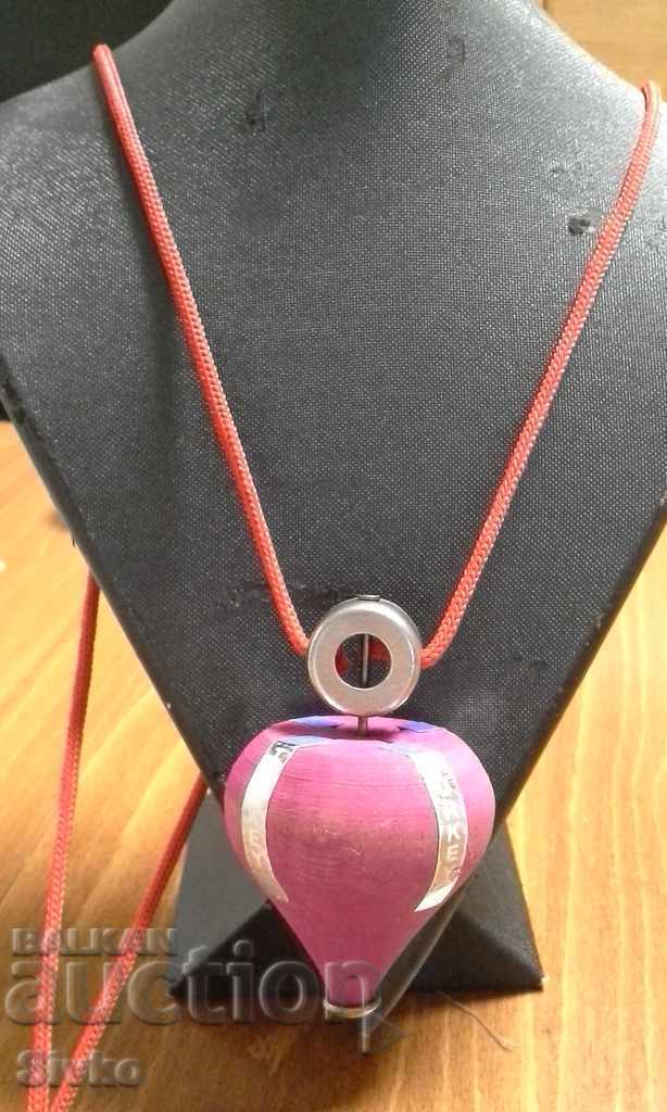 Is it a ritual East necklace? Is it a ritual East necklace?