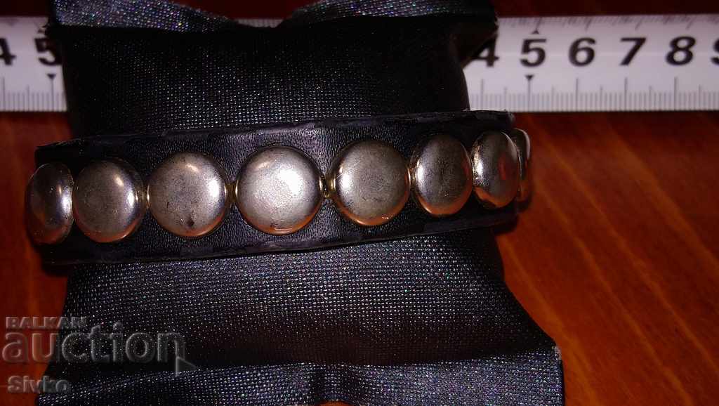 Leather Metal Rocker with price 0.09 BGN | € 0.05 Leather Metal Rocker with price 0.09 BGN | € 0.05