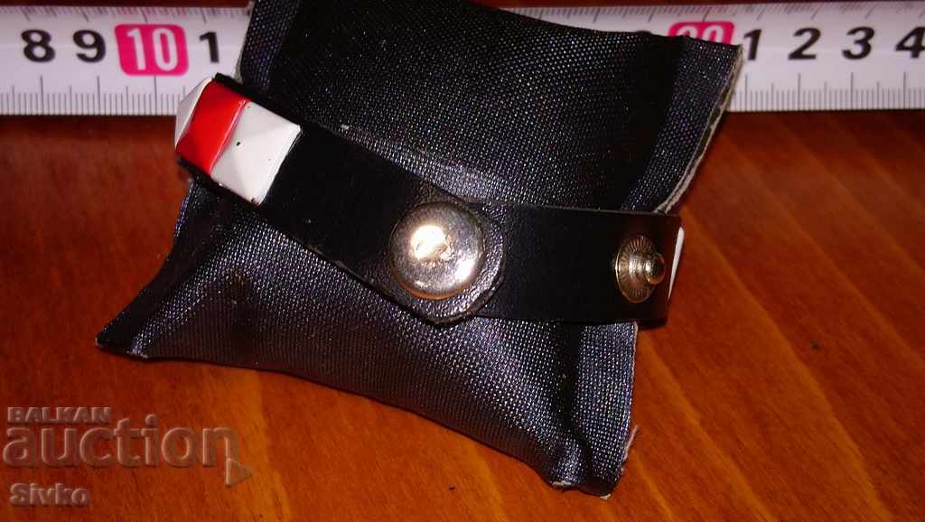 Hryvnia red and white elements with price 0.09 BGN | € 0.05 Hryvnia red and white elements with price 0.09 BGN | € 0.05