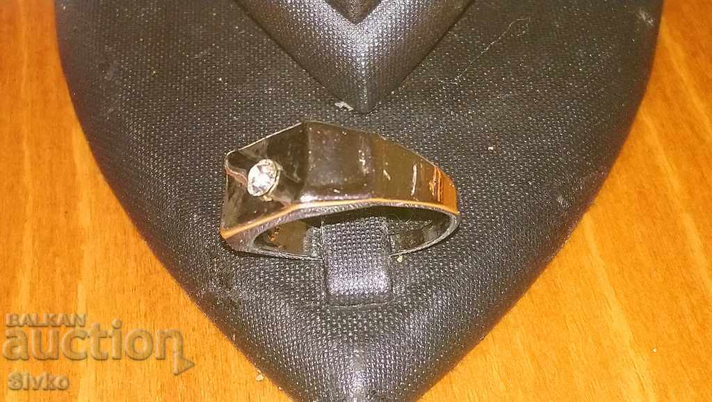 Пръстен бял мъжки камък с цена € 1.59 | 3.11 лв.