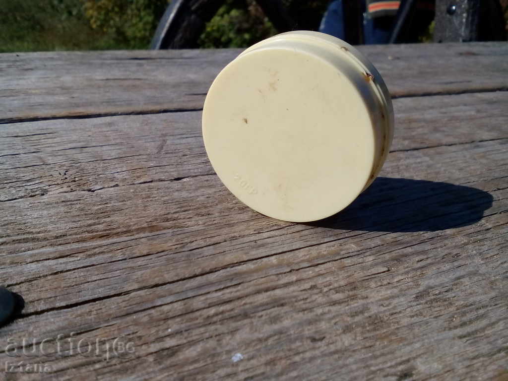 Delivery of Honey Cosmetic Vaseline Box Delivery of Honey Cosmetic Vaseline Box