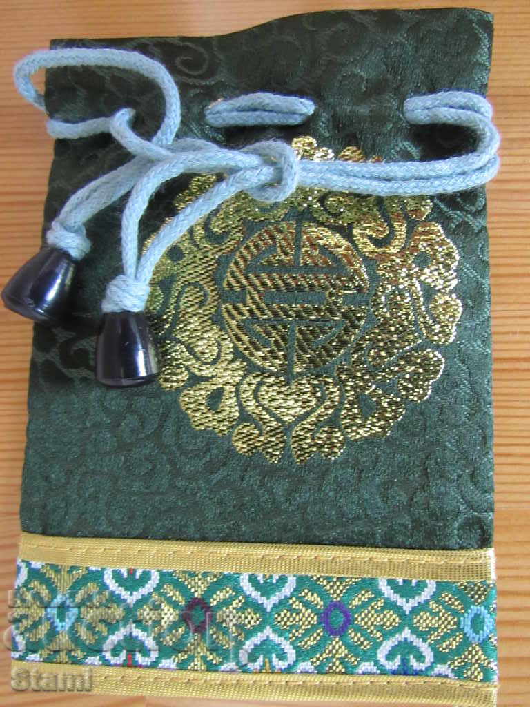 O pungă tradițională DELL din Mongolia-22 cu preț 6.00 BGN | € 3.07