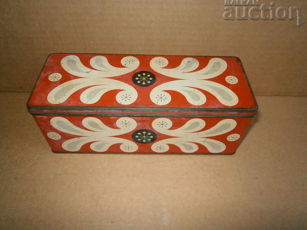 метална ламаринена кутия за сладки Англия 40те