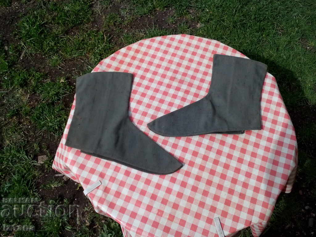 Delivery of Old tarpaulins, socks