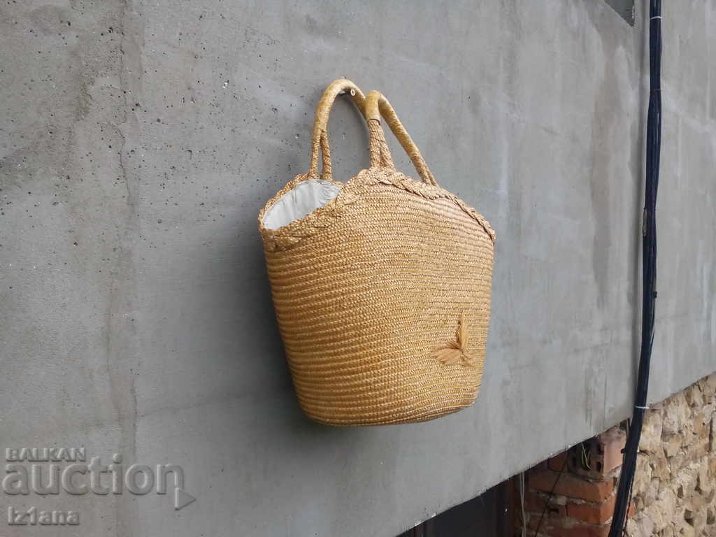 Old women's knitted bag with price 25.00 BGN | € 12.78 Old women's knitted bag with price 25.00 BGN | € 12.78