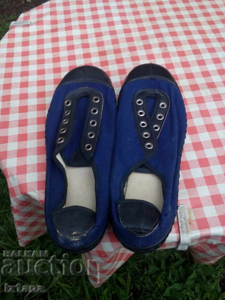 Butoane vechi, cârpe, benzi de cauciuc - 7