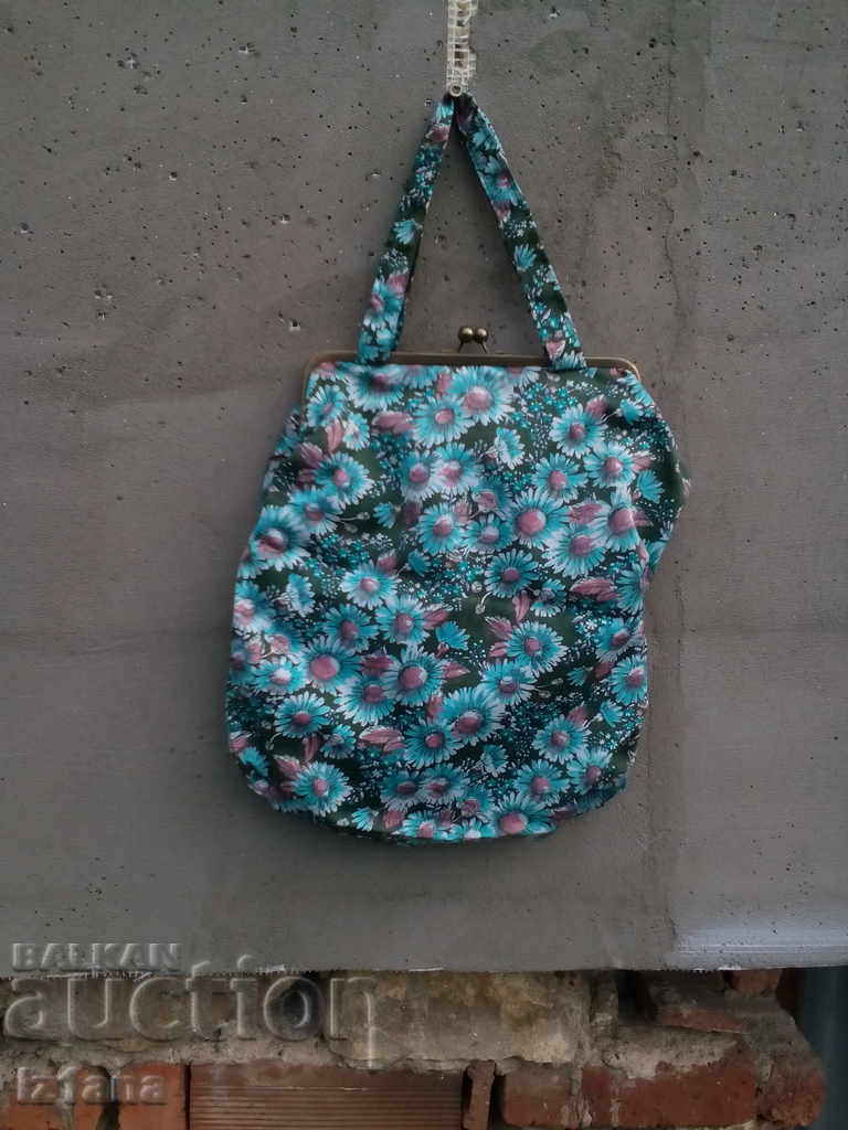 Old Lady's Bag with price 25.00 BGN | € 12.78 Old Lady's Bag with price 25.00 BGN | € 12.78
