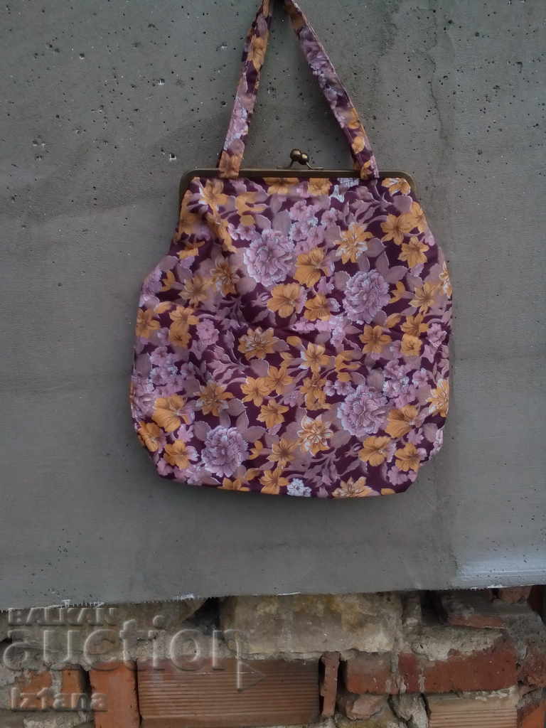Auction Old Lady's Bag Auction Old Lady's Bag