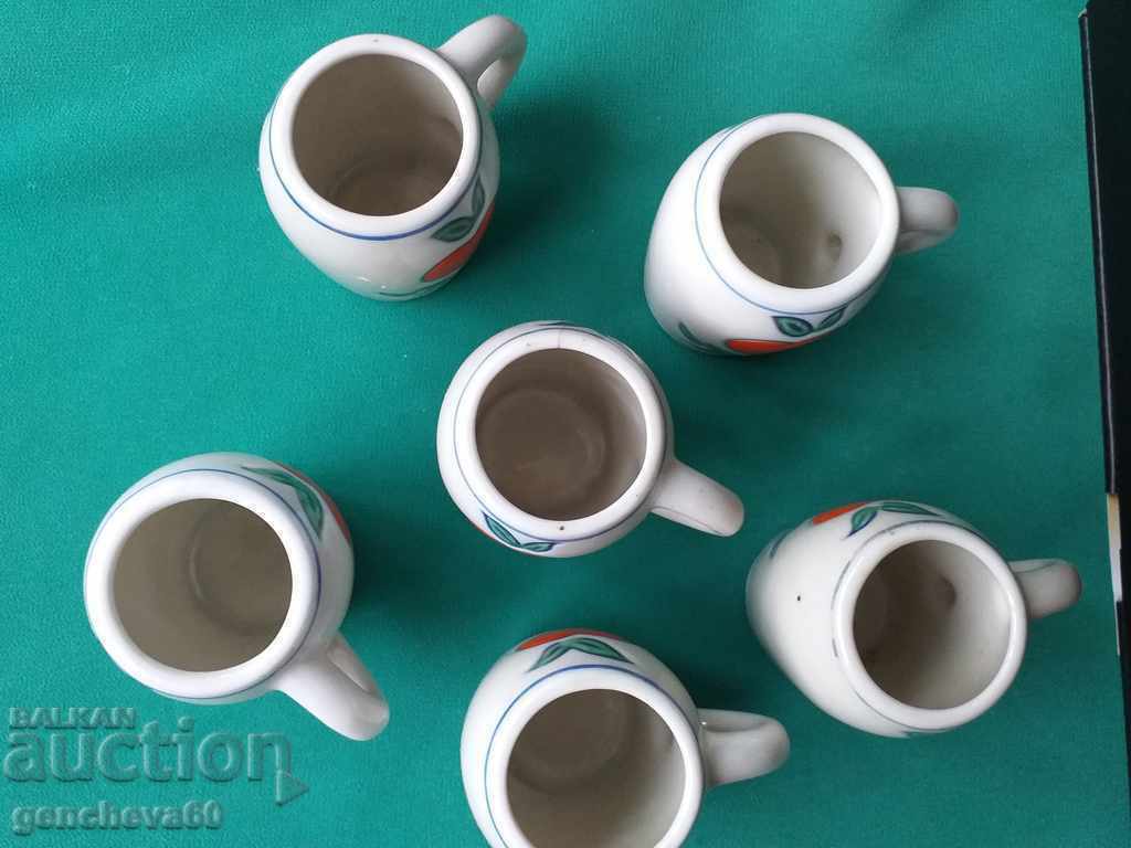 Доставка на Ретро миниатюри-порцеланови халби,сърце Доставка на Ретро миниатюри-порцеланови халби,сърце