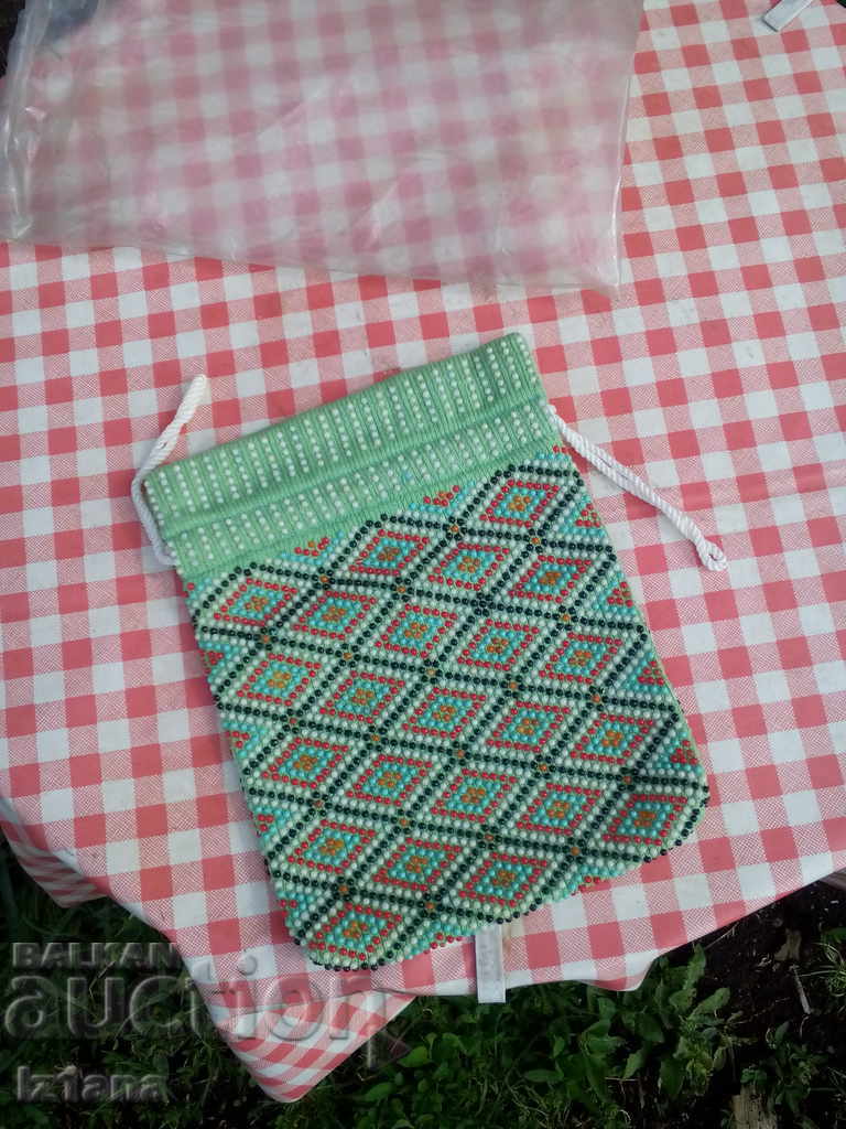 Auction Old ladies nurse Auction Old ladies nurse