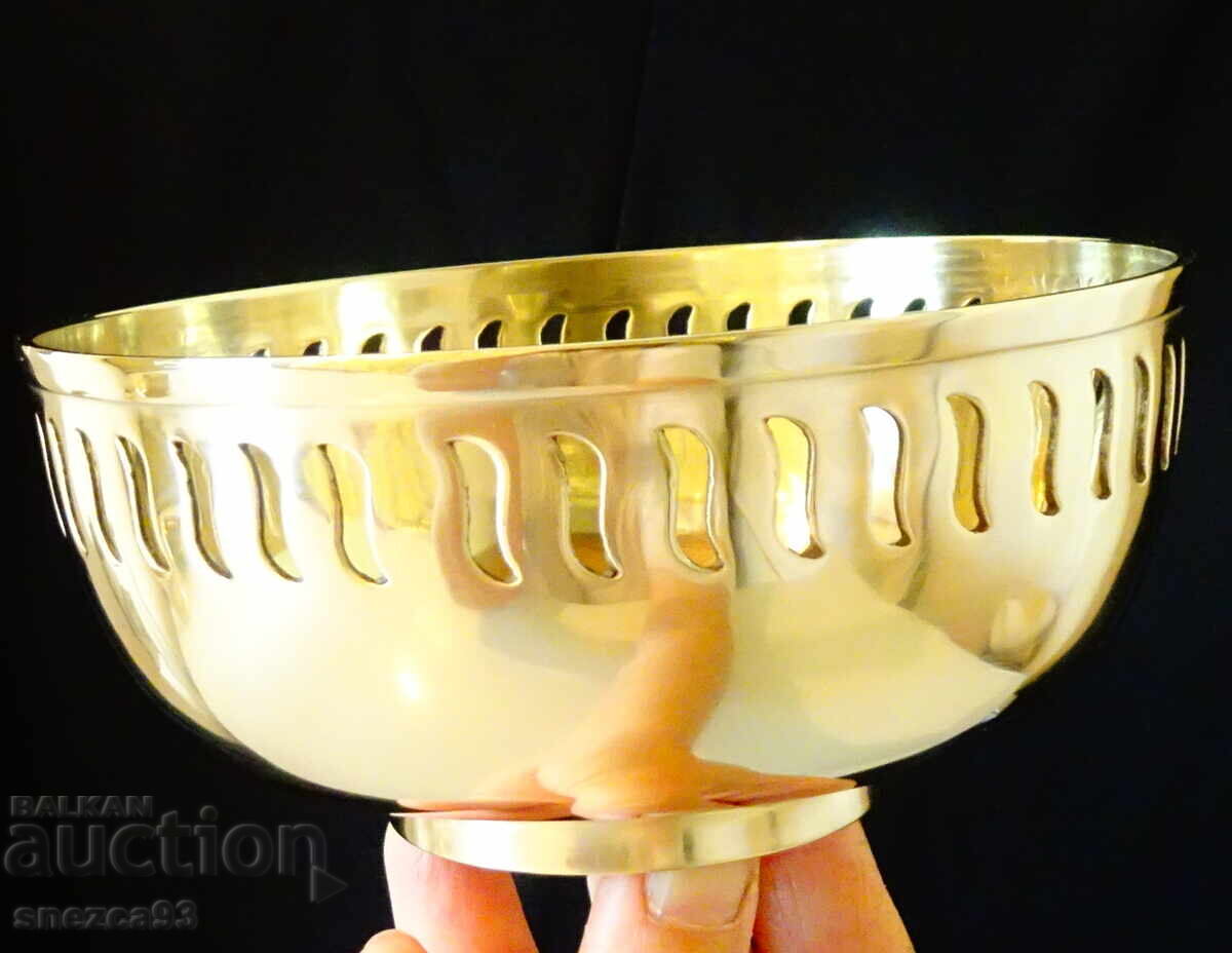 Auction Massive bronze salad bowl, bowl, fruit bowl Auction Massive bronze salad bowl, bowl, fruit bowl