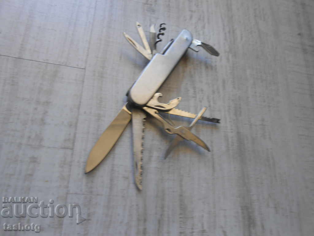 Auction MULTIFUNCTIONAL POCKET KNIFE POCKET KNIFE LEG 11 FUNCTIONS! Auction MULTIFUNCTIONAL POCKET KNIFE POCKET KNIFE LEG 11 FUNCTIONS!